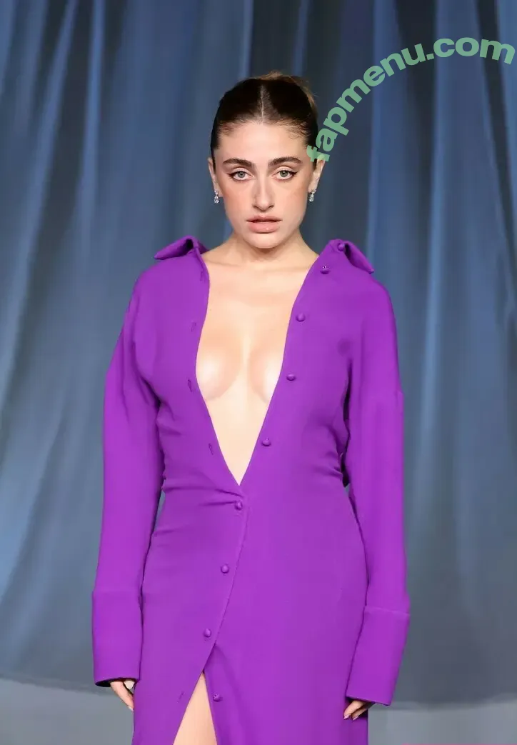 Rachel Anne Sennott nude photo #0843 (treaclychild)