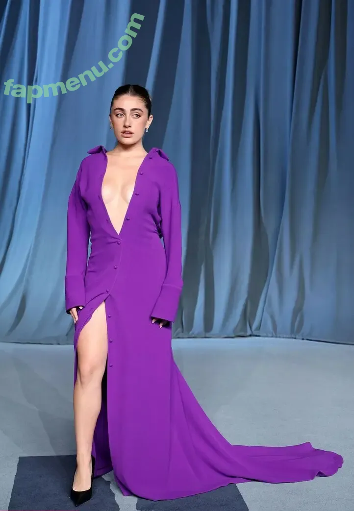 Rachel Anne Sennott nude photo #0849 (treaclychild)