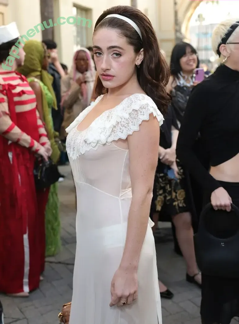 Rachel Anne Sennott nude photo #0877 (treaclychild)