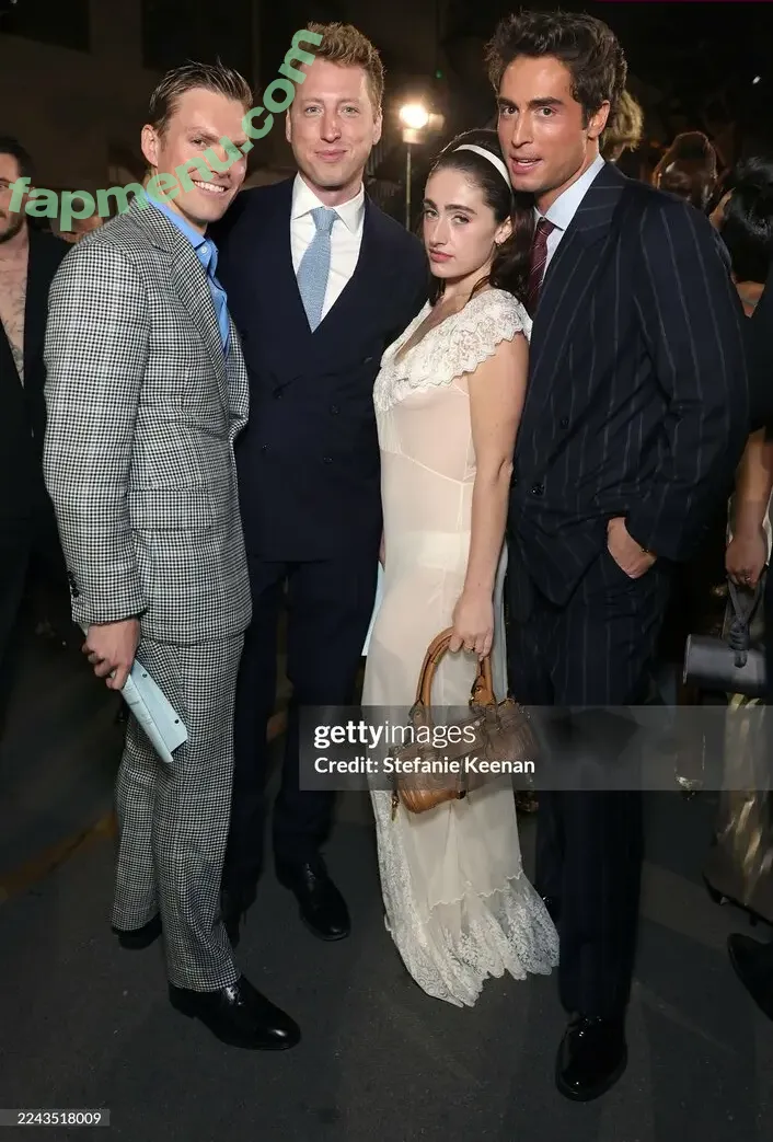 Rachel Anne Sennott nude photo #0885 (treaclychild)