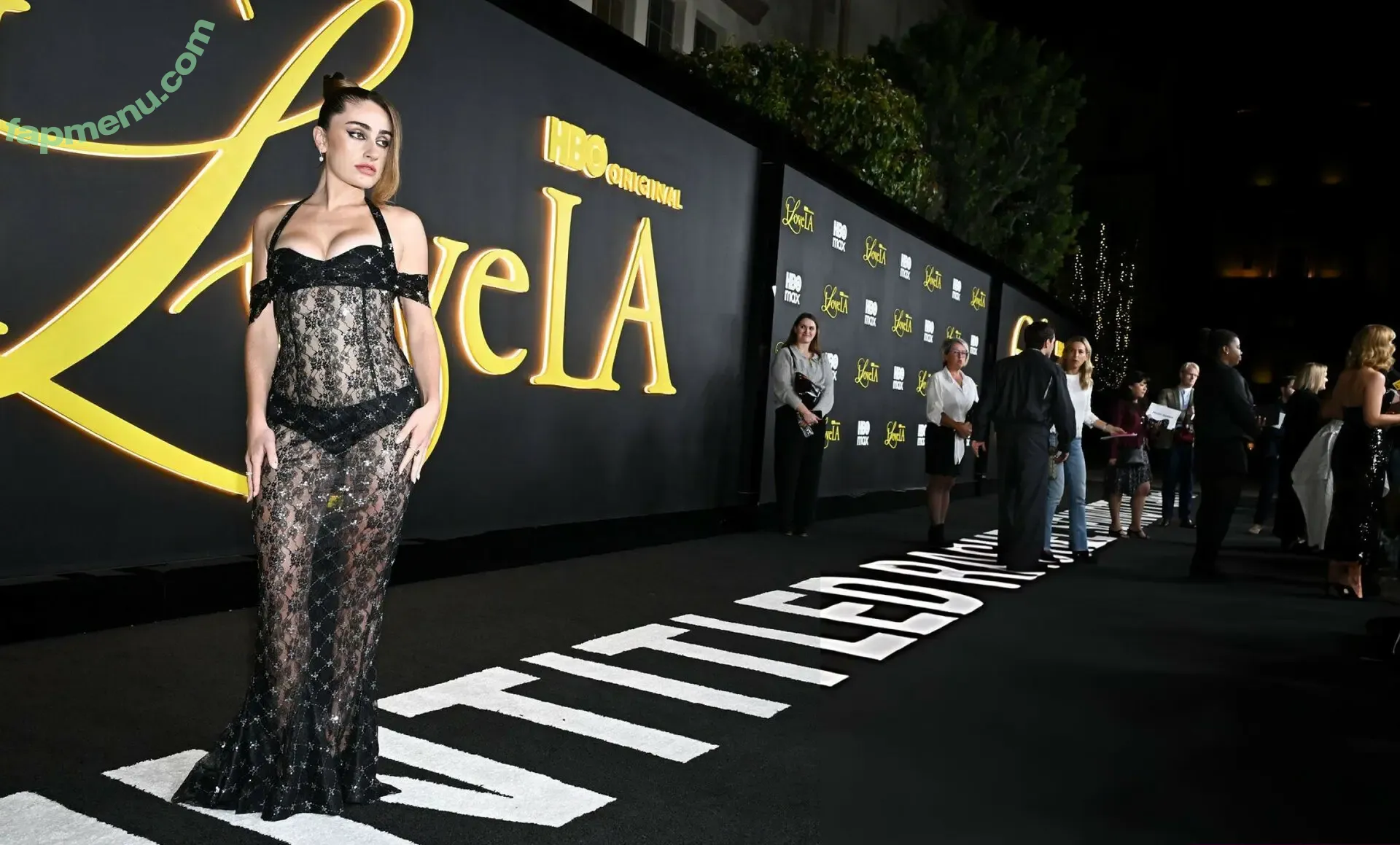 Rachel Anne Sennott nude photo #0906 (treaclychild)