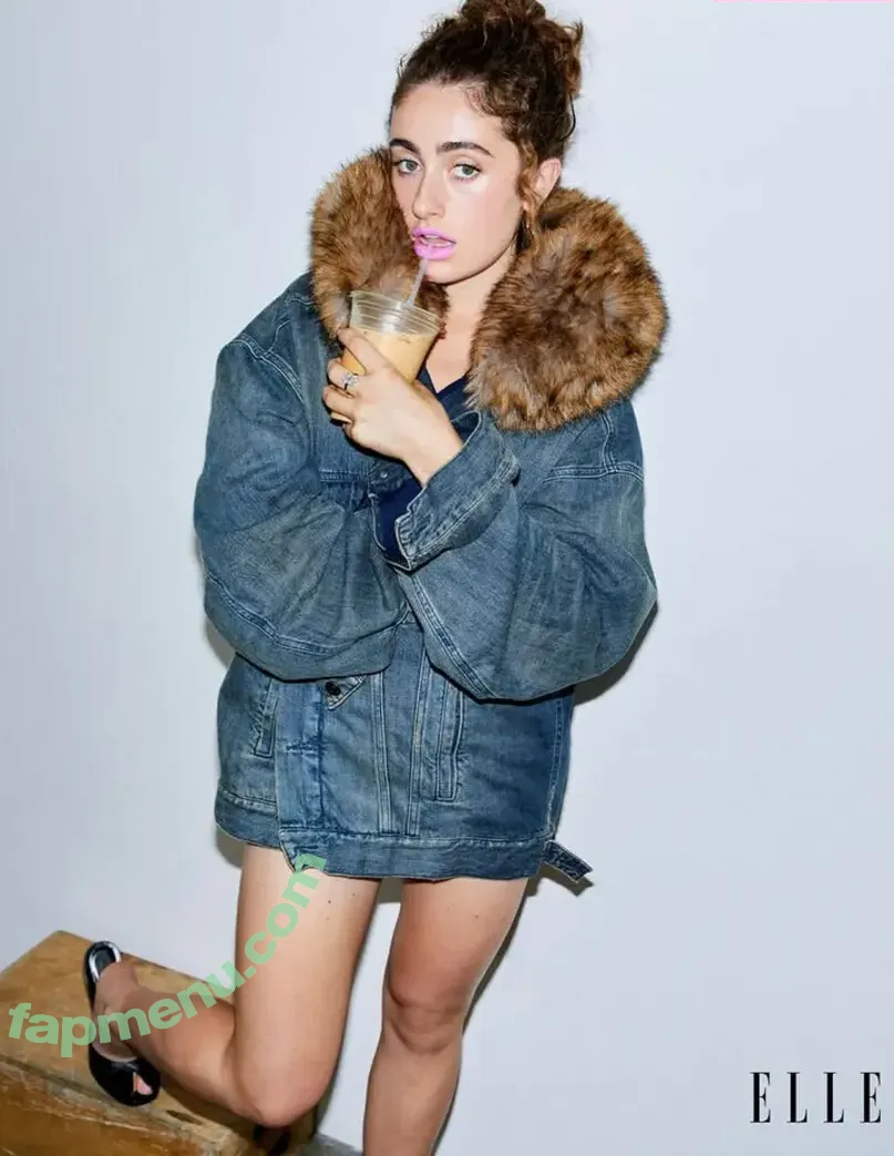 Rachel Anne Sennott nude photo #0911 (treaclychild)