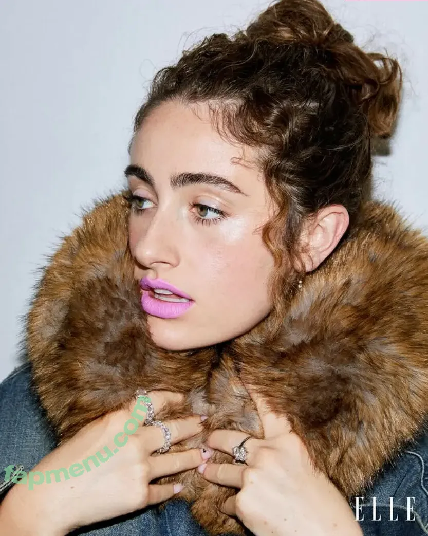 Rachel Anne Sennott nude photo #0912 (treaclychild)