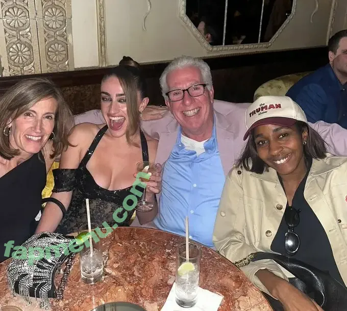 Rachel Anne Sennott nude photo #0915 (treaclychild)