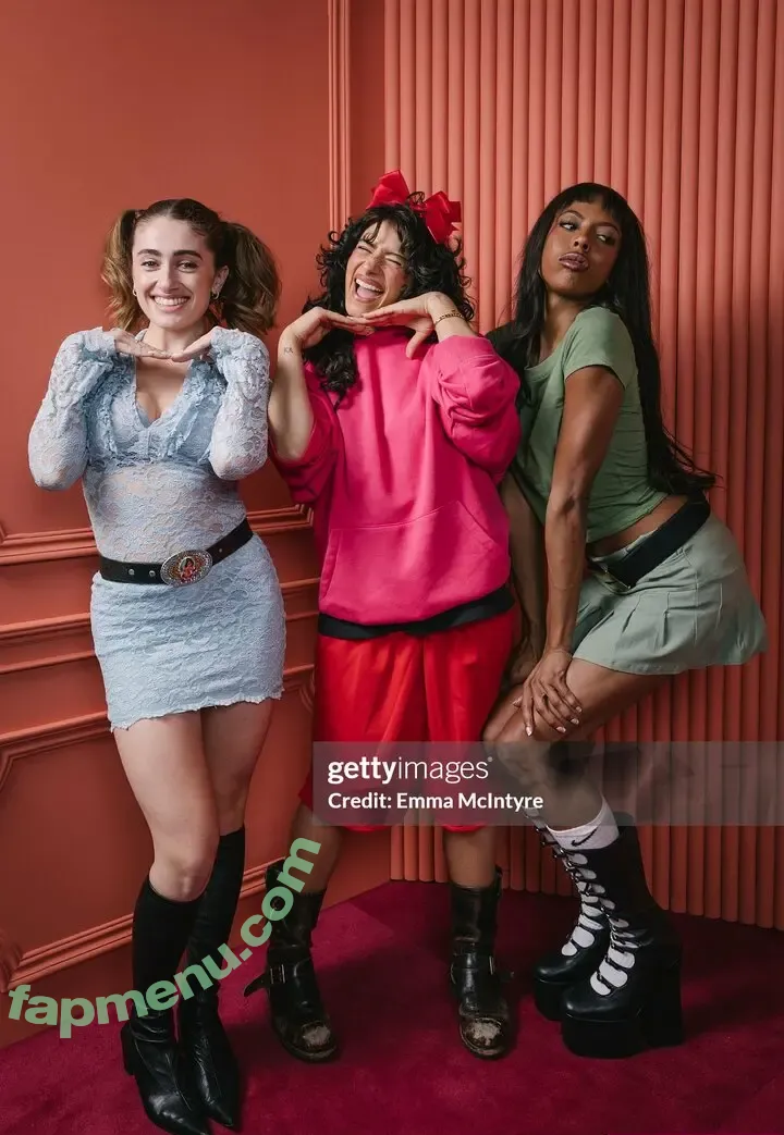 Rachel Anne Sennott nude photo #0929 (treaclychild)