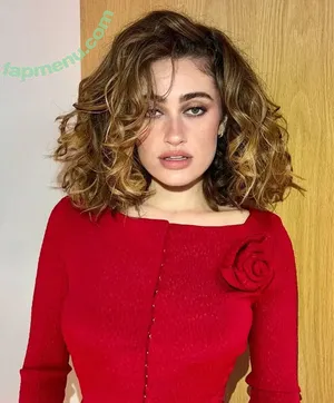 Rachel Anne Sennott / treaclychild nude photo #1075