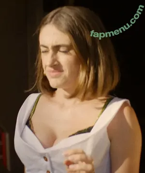 Rachel Anne Sennott / treaclychild nude photo #1093