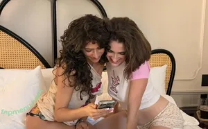 Rachel Anne Sennott / treaclychild nude photo #1125