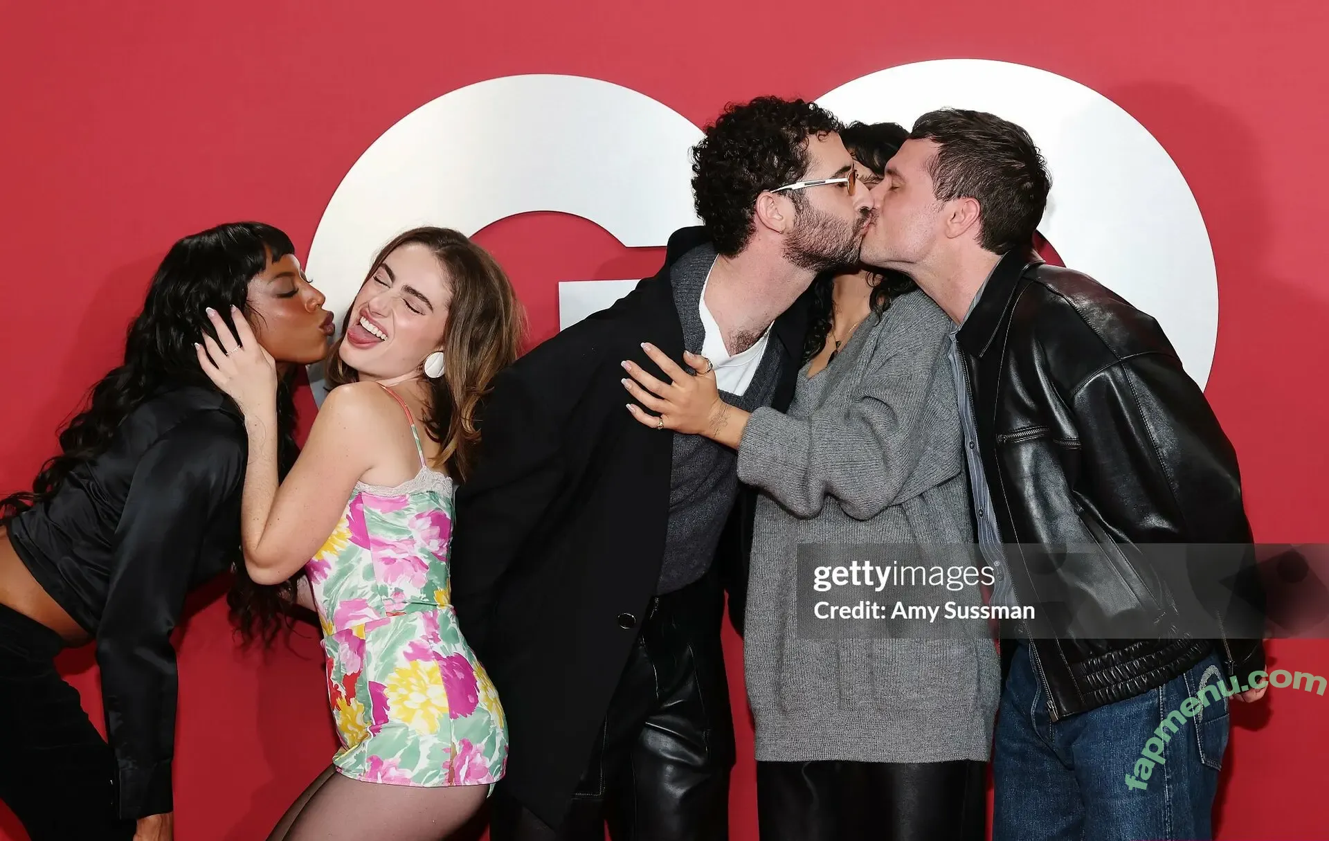 Rachel Anne Sennott nude photo #1000 (treaclychild)