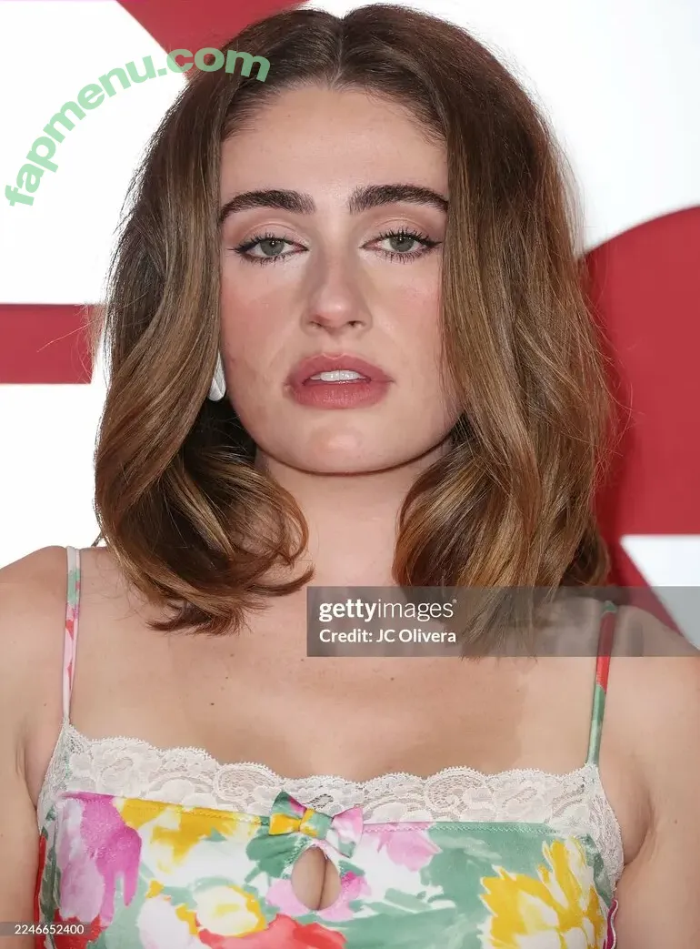 Rachel Anne Sennott nude photo #1008 (treaclychild)