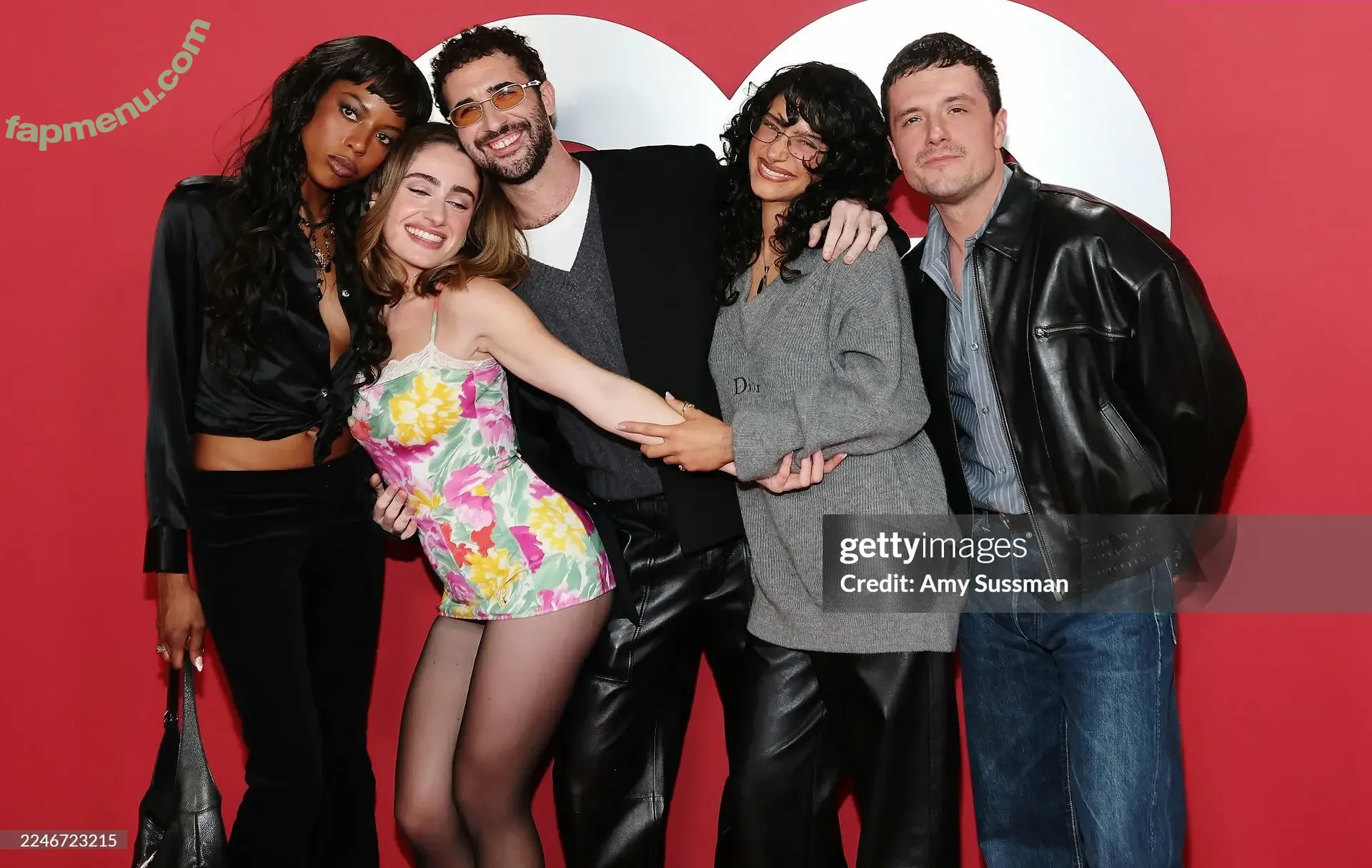 Rachel Anne Sennott nude photo #1013 (treaclychild)