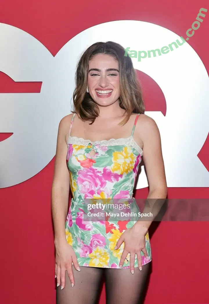 Rachel Anne Sennott nude photo #1022 (treaclychild)