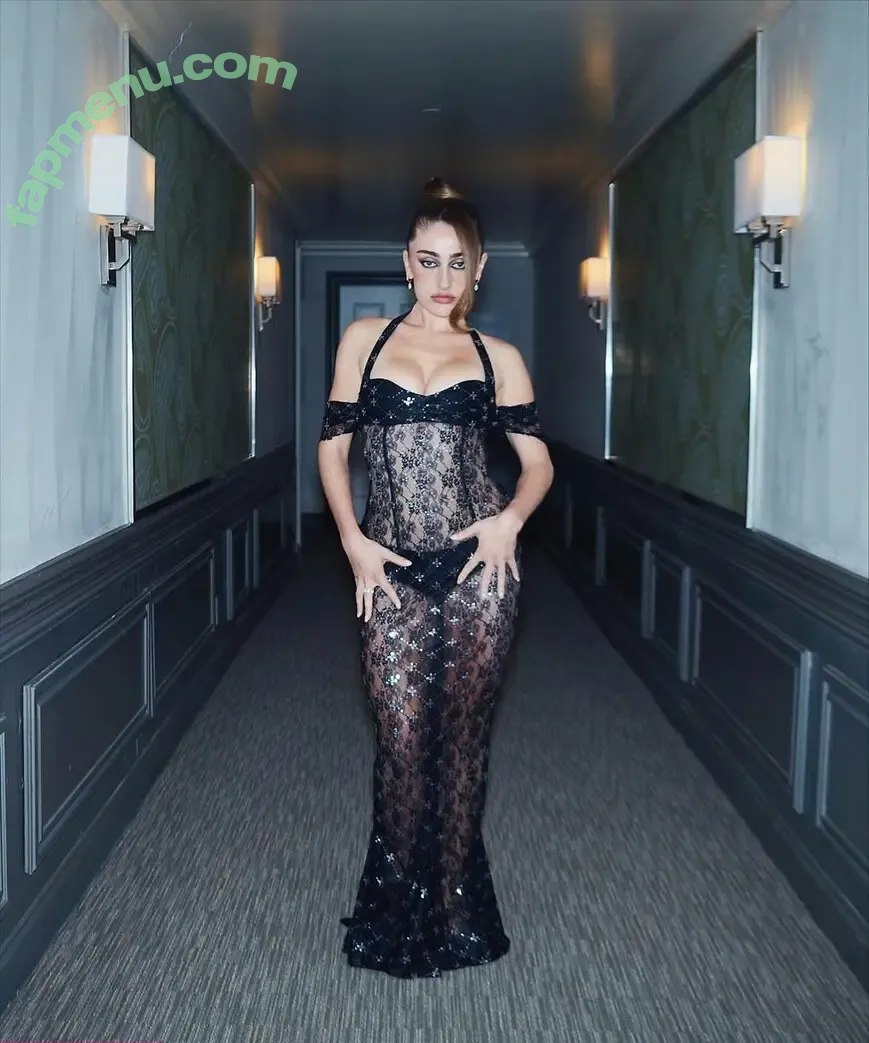 Rachel Anne Sennott nude photo #1025 (treaclychild)