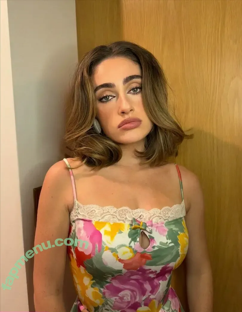 Rachel Anne Sennott nude photo #1030 (treaclychild)