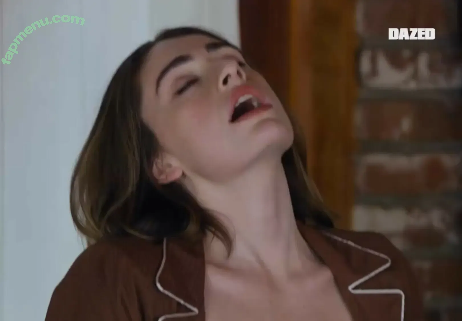 Rachel Anne Sennott nude photo #1065 (treaclychild)