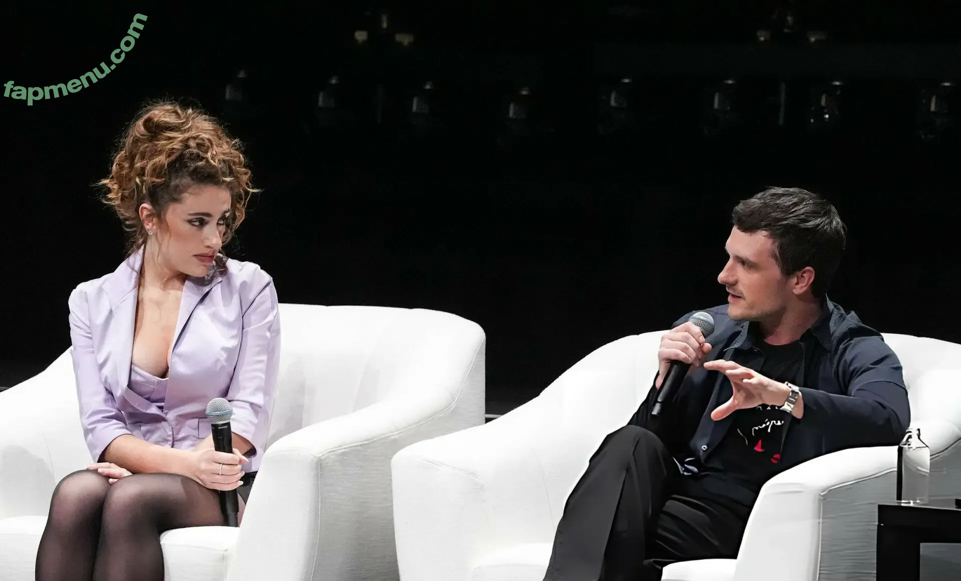 Rachel Anne Sennott nude photo #1089 (treaclychild)