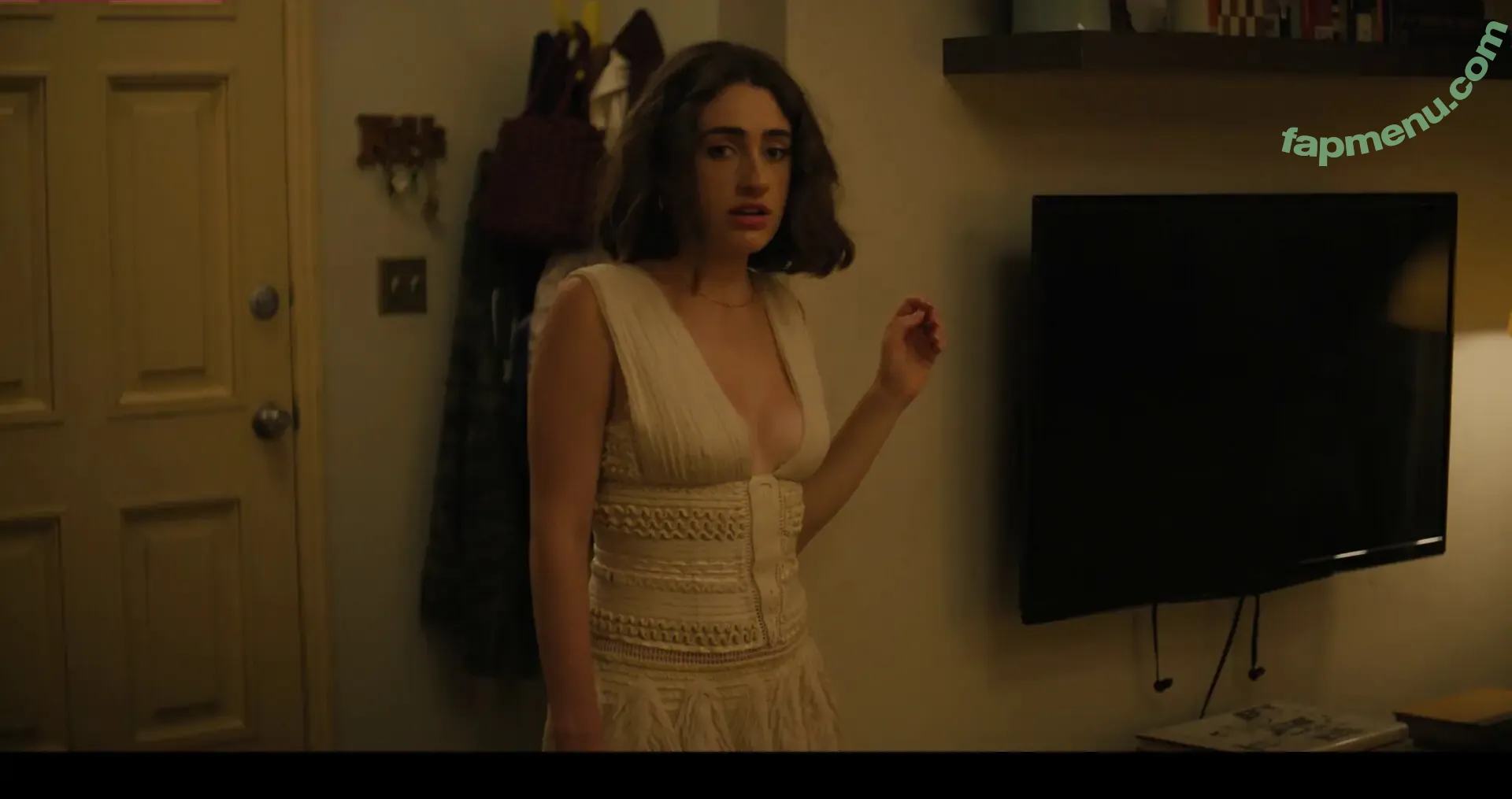 Rachel Anne Sennott nude photo #1112 (treaclychild)