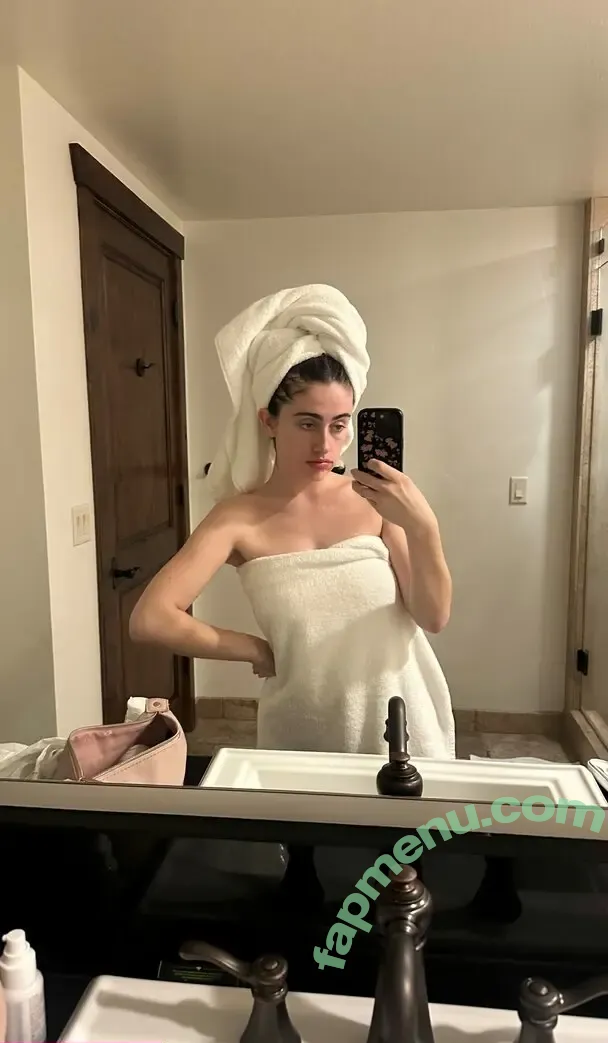 Rachel Anne Sennott nude photo #1158 (treaclychild)