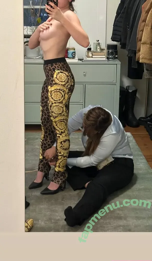 Rachel Anne Sennott nude photo #1160 (treaclychild)