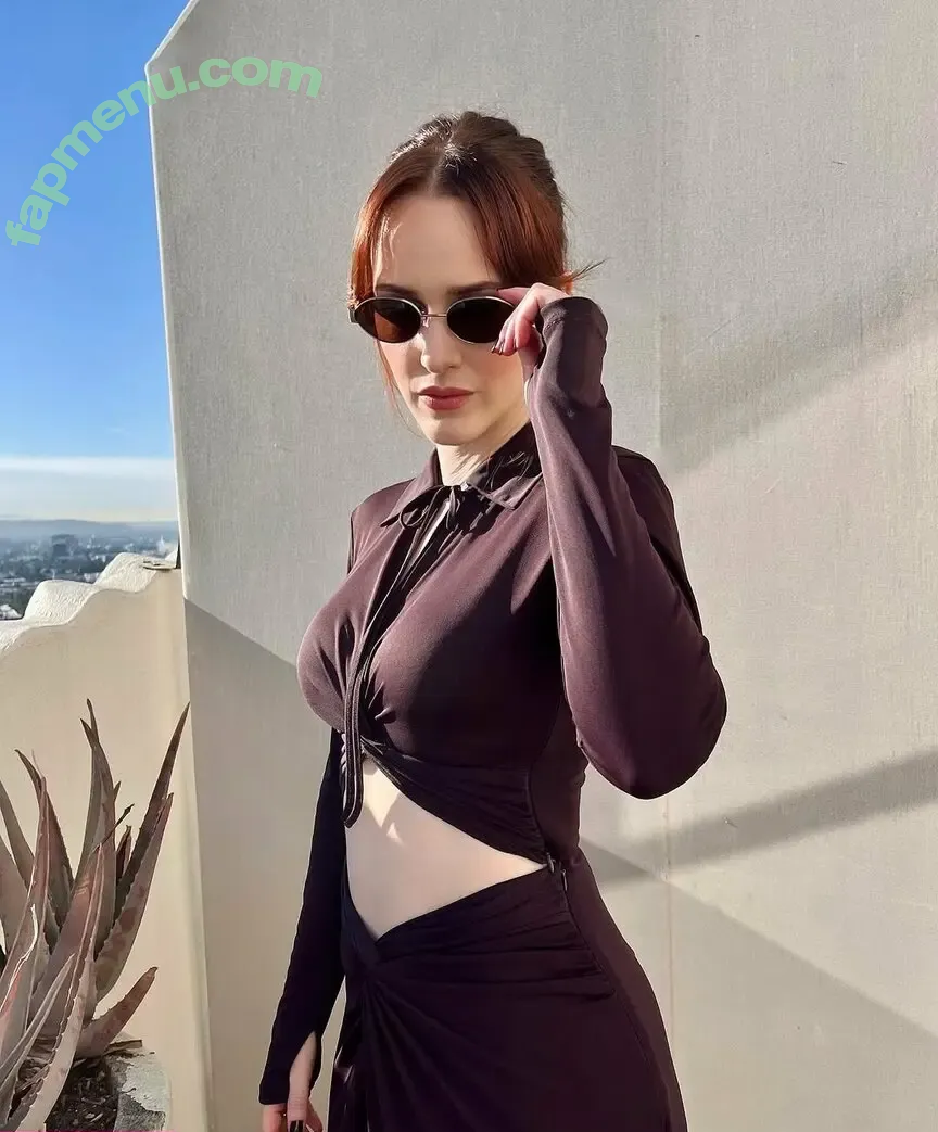Rachel Brosnahan nude photo #0423 (Marvelous Mrs. Maisel / rachelbrosnahan)