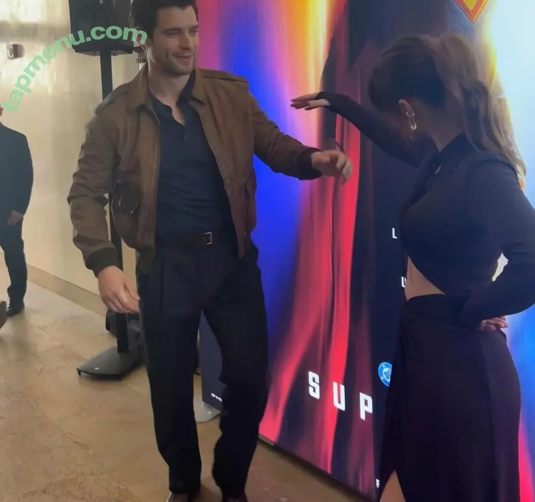 Rachel Brosnahan nude photo #0426 (Marvelous Mrs. Maisel / rachelbrosnahan)