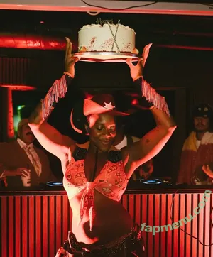 Rachel Chinouriri / rachelchinouriri nude photo #0084