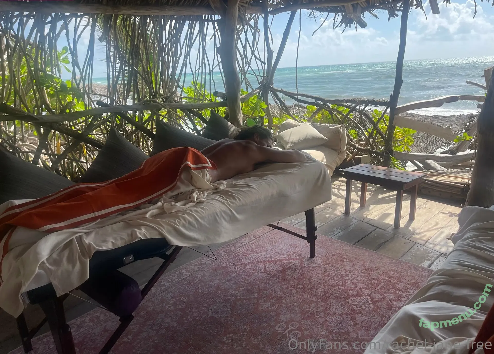 rachel-jane-free nude photo #0009 (racheljanemusic)