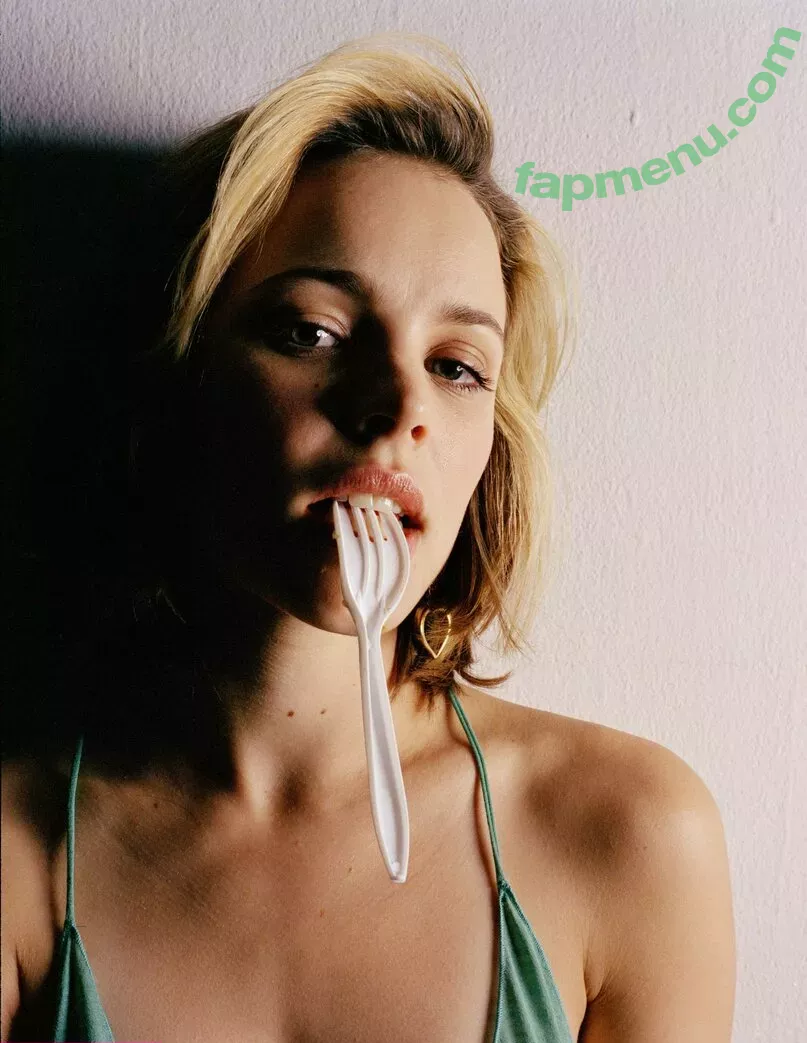 Rachel McAdams nude photo #0124 (rachelmcadams1)