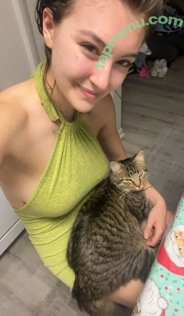 Rachel Michelle nude photo #4808 (Beautyandbrainswithatwist / rachellemichelle)