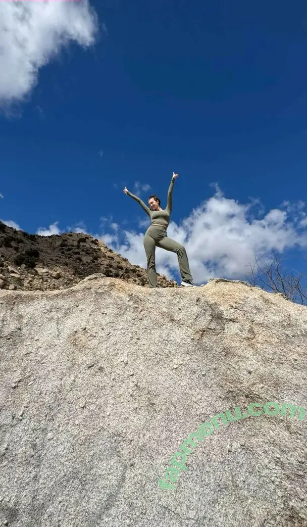 Rachel Michelle nude photo #4811 (Beautyandbrainswithatwist / rachellemichelle)