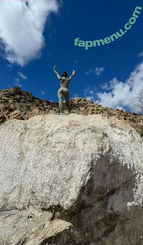 Rachel Michelle nude photo #4812 (Beautyandbrainswithatwist / rachellemichelle)