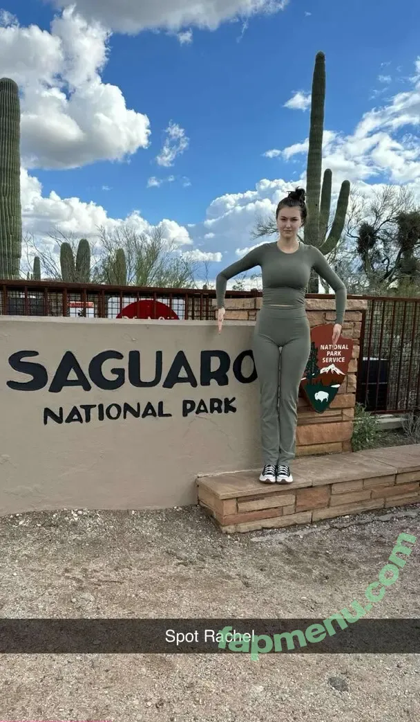 Rachel Michelle nude photo #4814 (Beautyandbrainswithatwist / rachellemichelle)