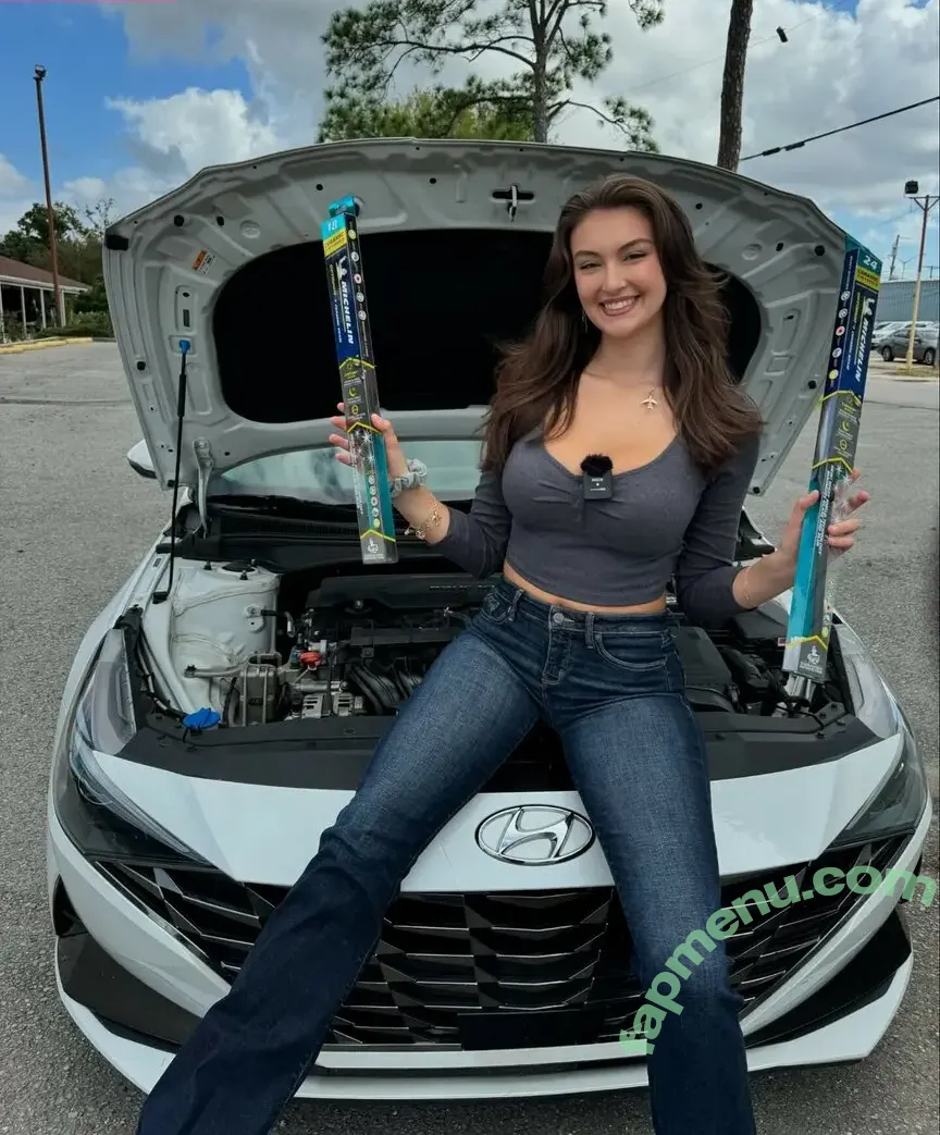 Rachel Michelle nude photo #4831 (Beautyandbrainswithatwist / rachellemichelle)