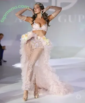 Rachel Michelle / Beautyandbrainswithatwist / rachellemichelle nude photo #5711