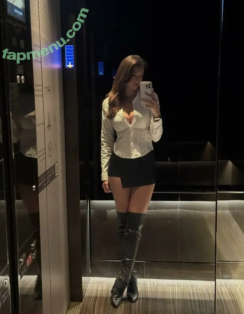 Rachel Michelle nude photo #5328 (Beautyandbrainswithatwist / rachellemichelle)