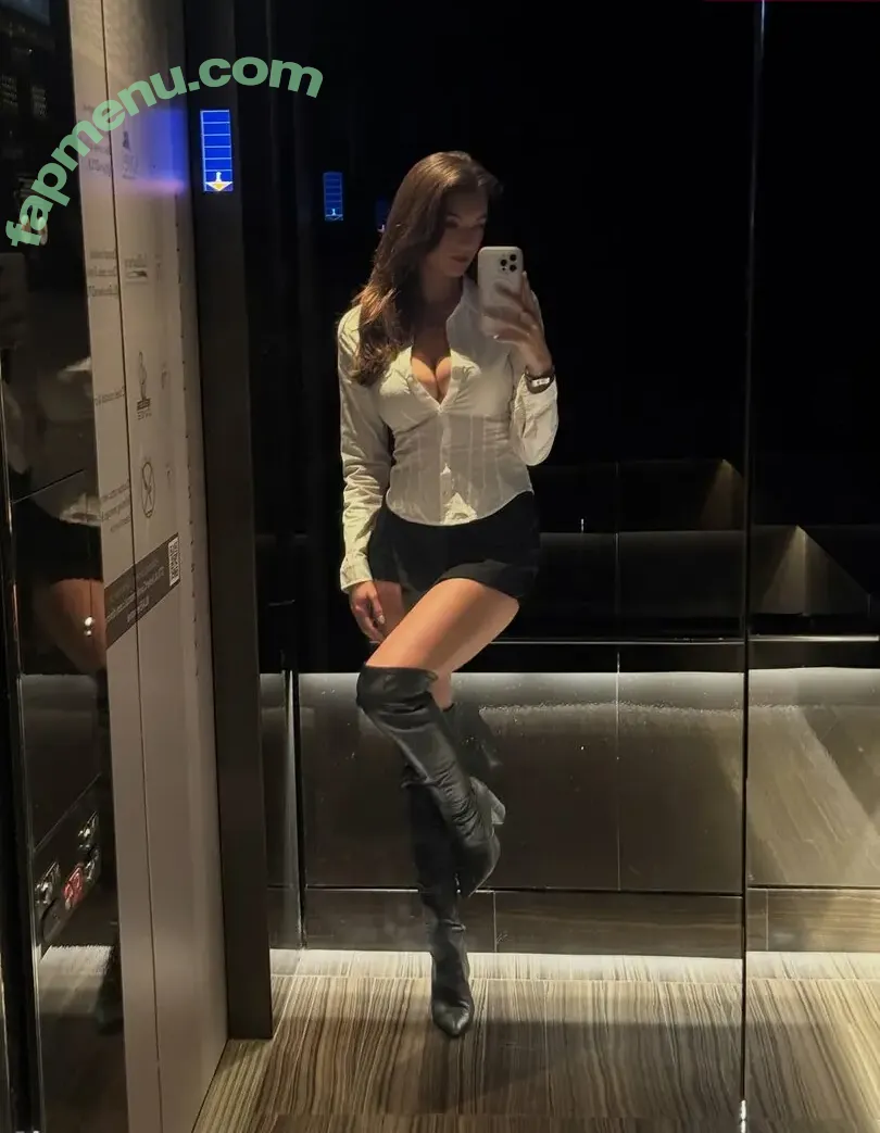 Rachel Michelle nude photo #5330 (Beautyandbrainswithatwist / rachellemichelle)