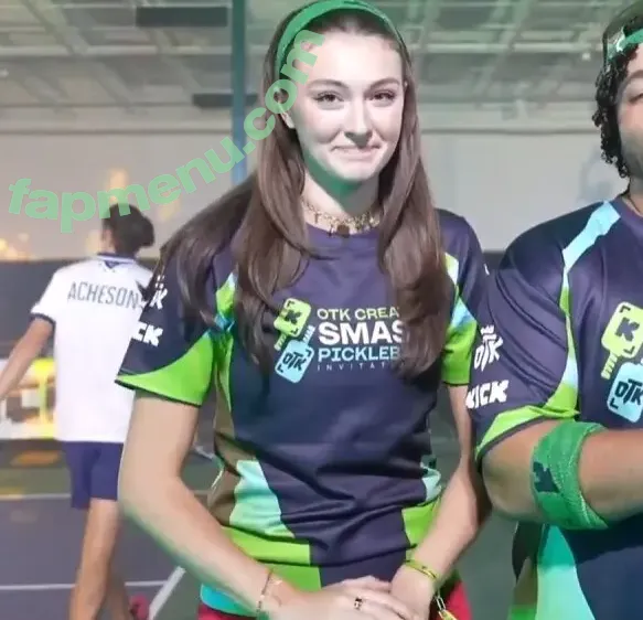 Rachel Michelle nude photo #5348 (Beautyandbrainswithatwist / rachellemichelle)