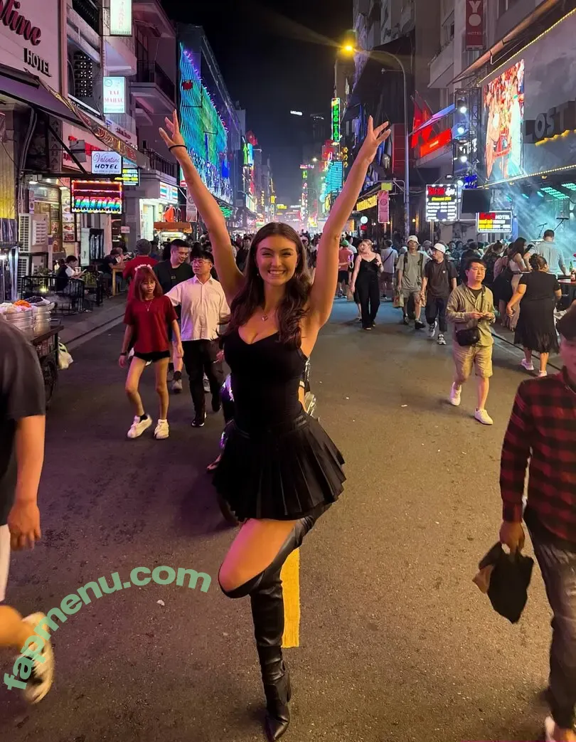 Rachel Michelle nude photo #5357 (Beautyandbrainswithatwist / rachellemichelle)