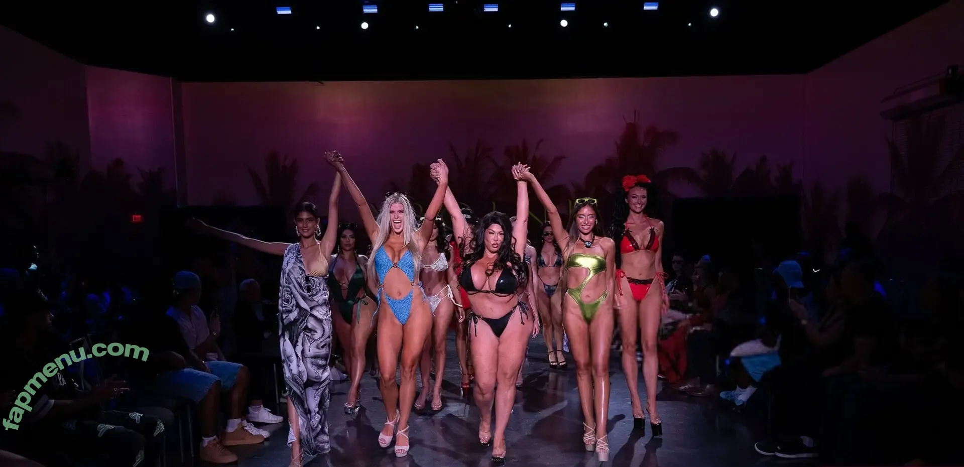 Rachel Michelle nude photo #5386 (Beautyandbrainswithatwist / rachellemichelle)