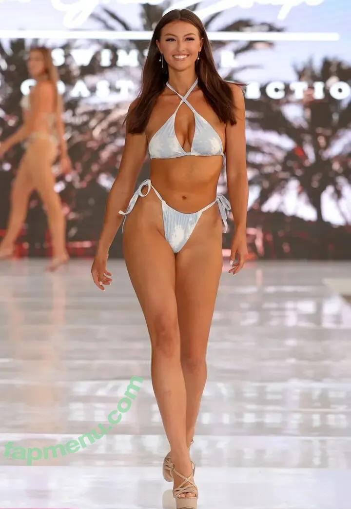 Rachel Michelle nude photo #5428 (Beautyandbrainswithatwist / rachellemichelle)