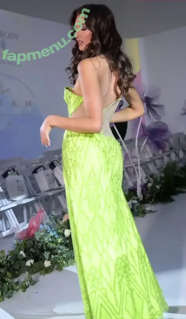 Rachel Michelle nude photo #5555 (Beautyandbrainswithatwist / rachellemichelle)