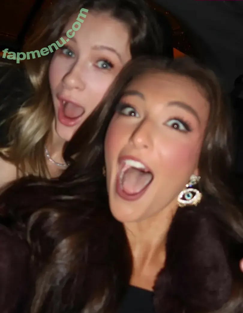 Rachel Michelle nude photo #5580 (Beautyandbrainswithatwist / rachellemichelle)