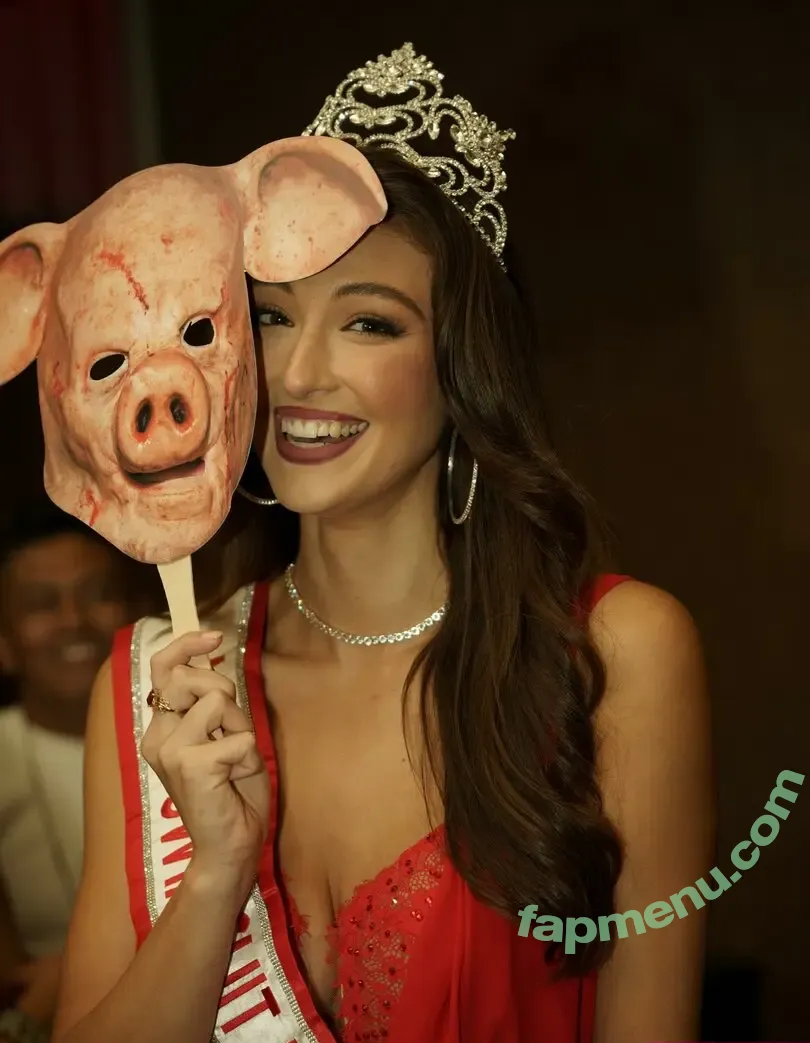 Rachel Michelle nude photo #5585 (Beautyandbrainswithatwist / rachellemichelle)