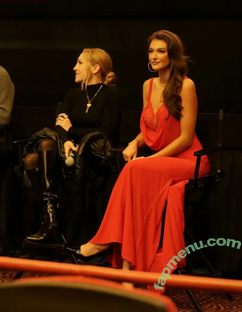 Rachel Michelle nude photo #5591 (Beautyandbrainswithatwist / rachellemichelle)