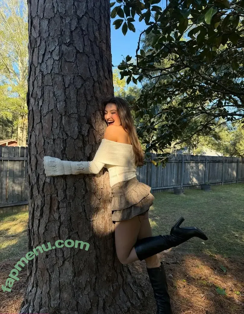 Rachel Michelle nude photo #5671 (Beautyandbrainswithatwist / rachellemichelle)