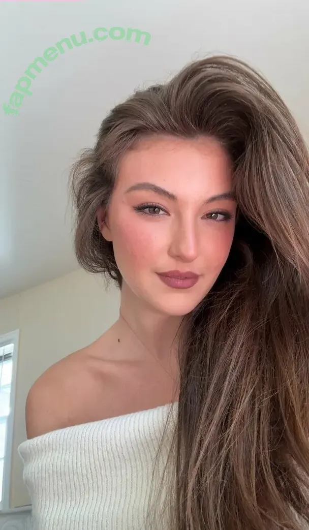 Rachel Michelle nude photo #5680 (Beautyandbrainswithatwist / rachellemichelle)