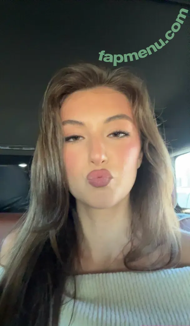 Rachel Michelle nude photo #5685 (Beautyandbrainswithatwist / rachellemichelle)