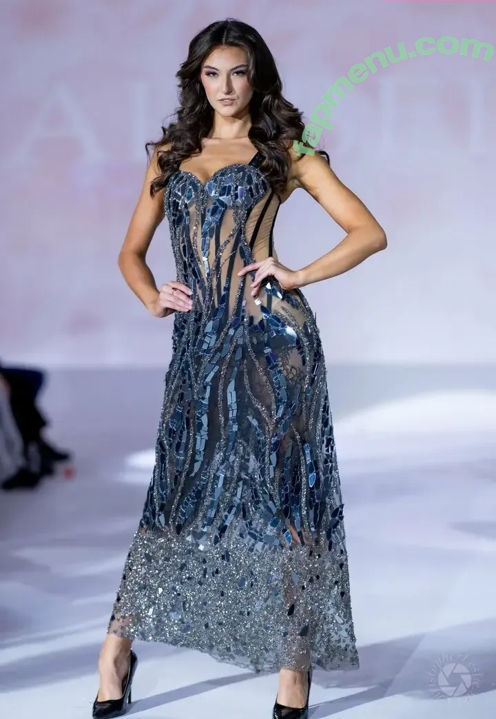 Rachel Michelle nude photo #5718 (Beautyandbrainswithatwist / rachellemichelle)