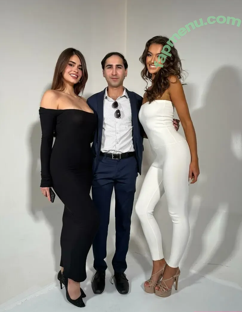 Rachel Michelle nude photo #5733 (Beautyandbrainswithatwist / rachellemichelle)