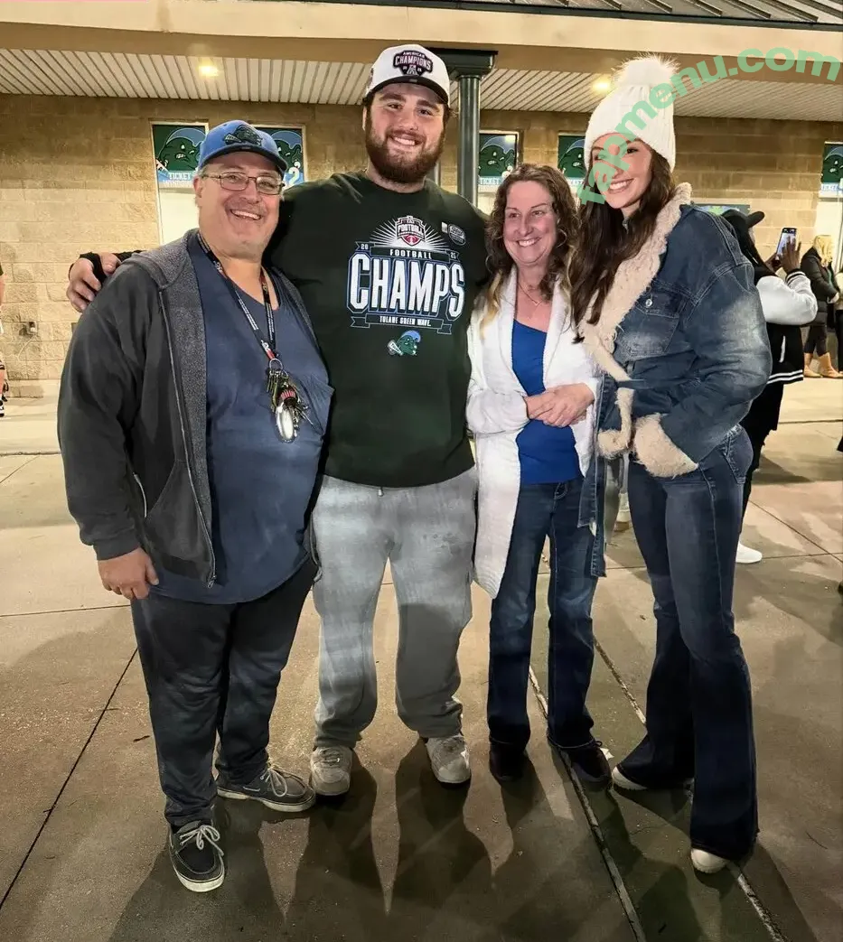 Rachel Michelle nude photo #5740 (Beautyandbrainswithatwist / rachellemichelle)